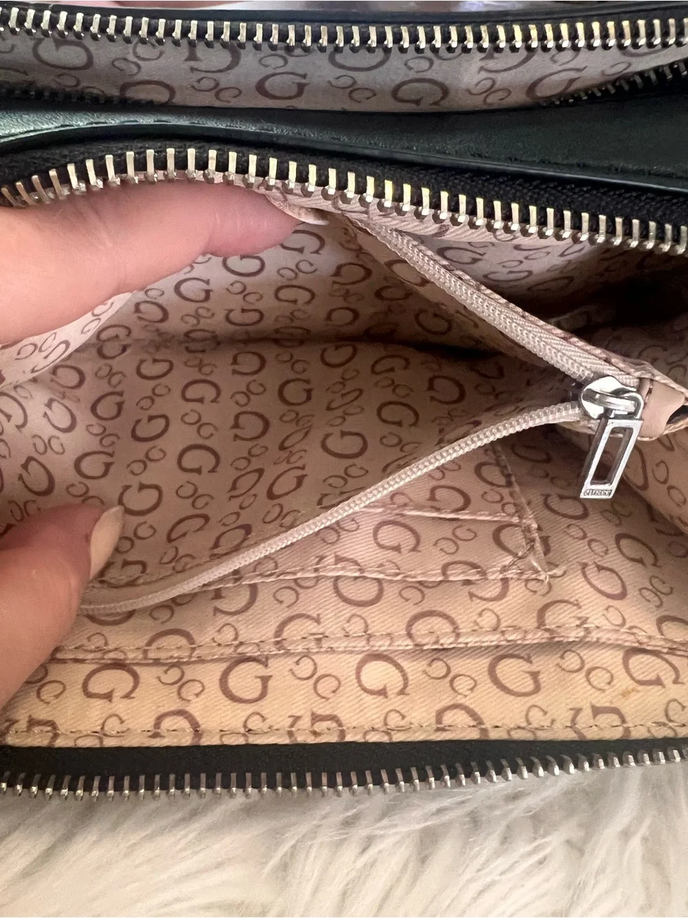 GUESS Black Logo Camera Crossbody Bag Silver G Wide Strap Double Zip